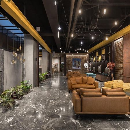 Hotel Leisure 台南行旅-巷弄潮旅 Bagian luar foto