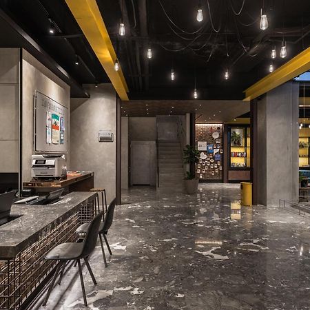 Hotel Leisure 台南行旅-巷弄潮旅 Bagian luar foto