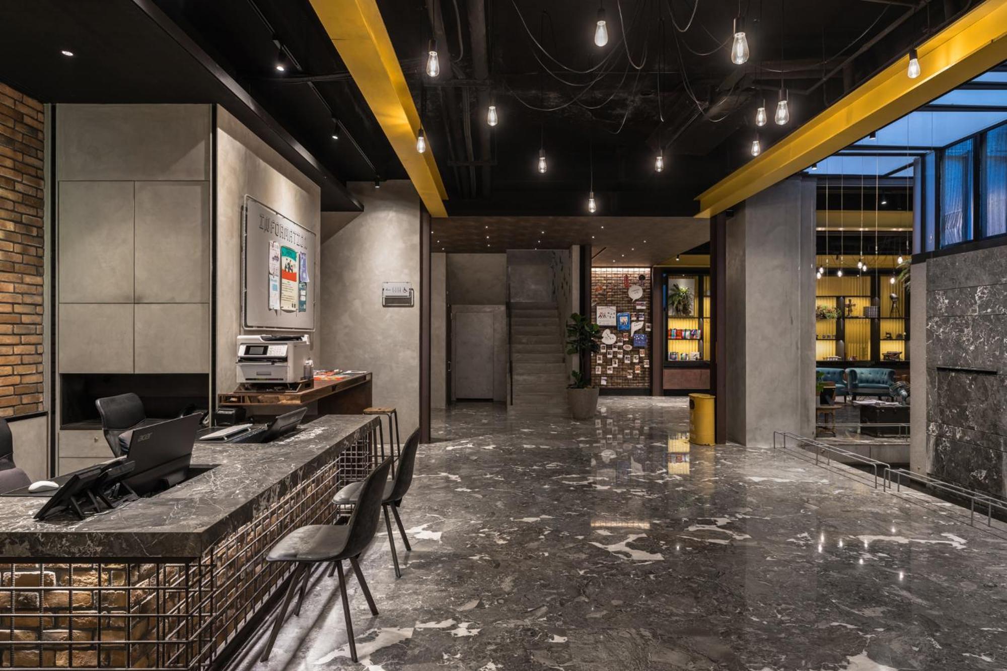 Hotel Leisure 台南行旅-巷弄潮旅 Bagian luar foto