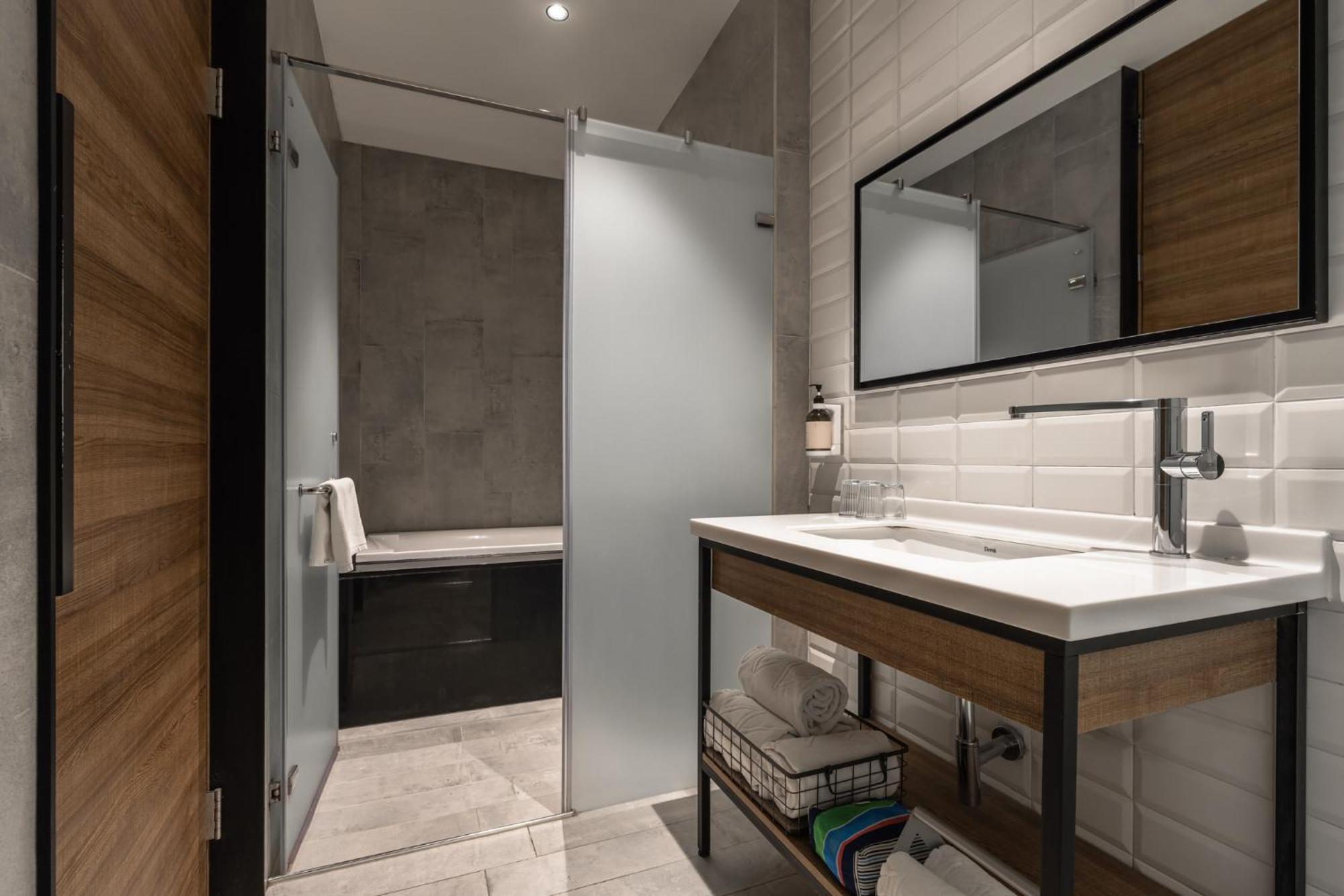 Hotel Leisure 台南行旅-巷弄潮旅 Bagian luar foto