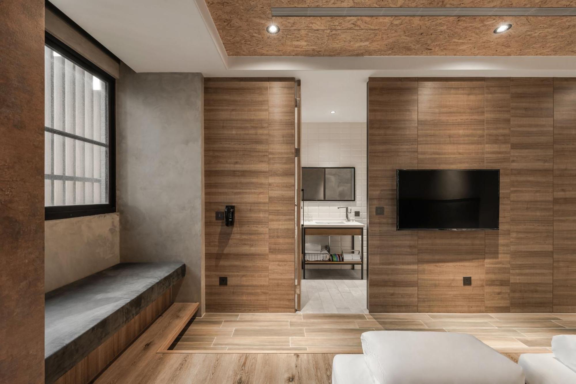 Hotel Leisure 台南行旅-巷弄潮旅 Bagian luar foto