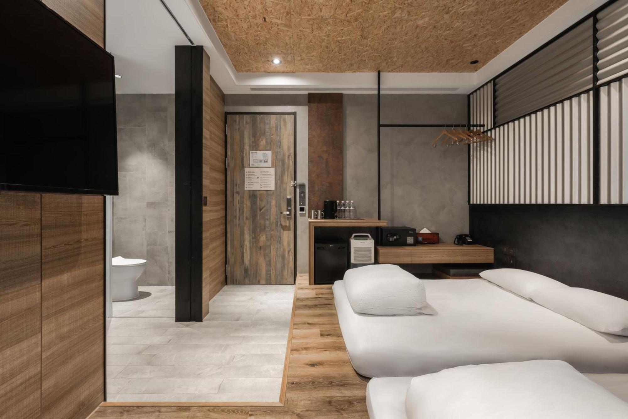 Hotel Leisure 台南行旅-巷弄潮旅 Bagian luar foto