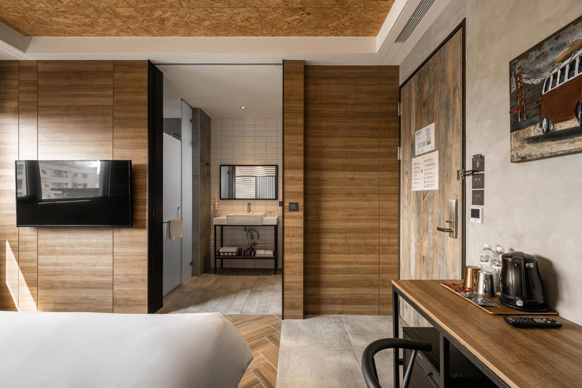 Hotel Leisure 台南行旅-巷弄潮旅 Bagian luar foto