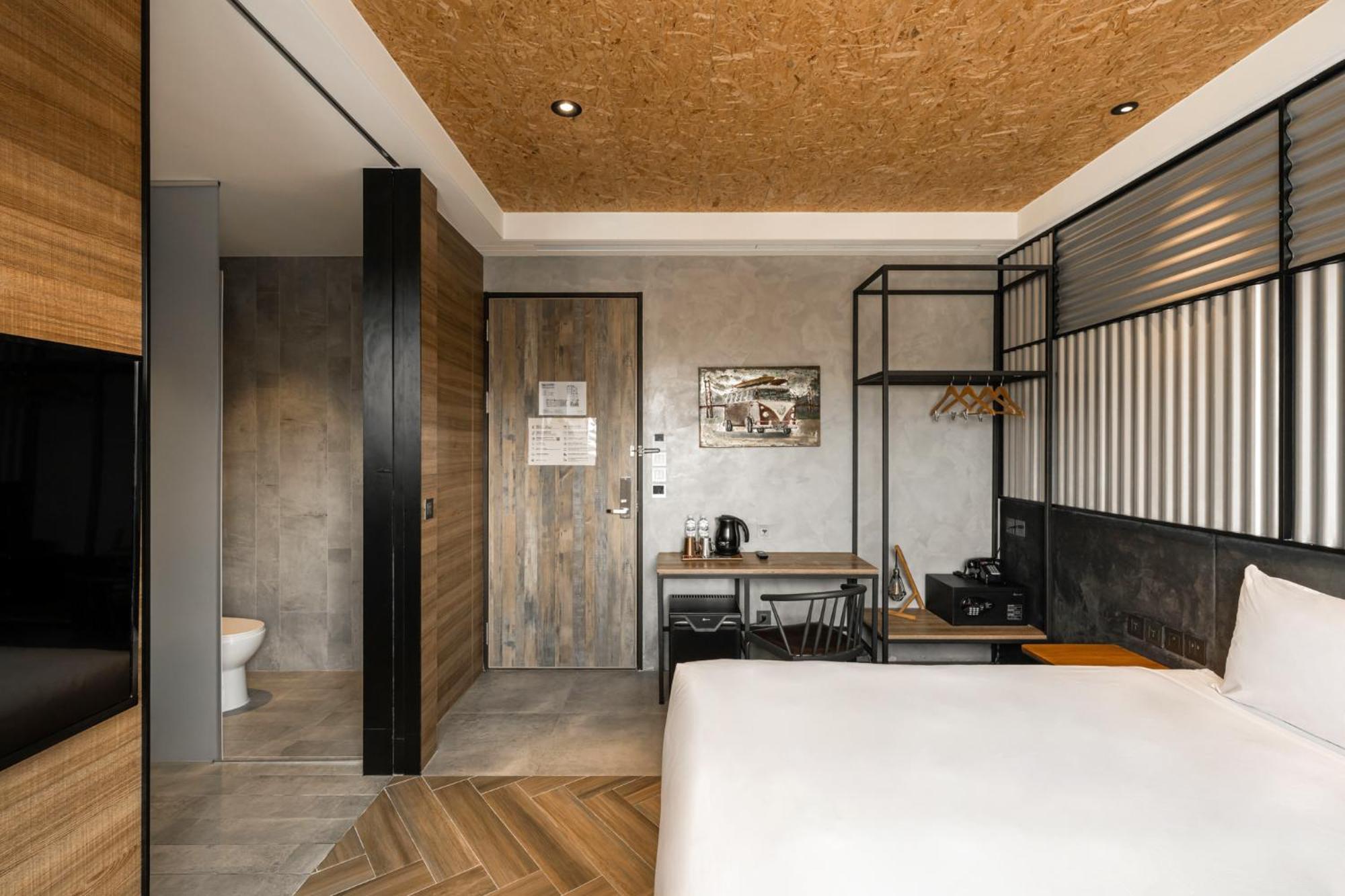 Hotel Leisure 台南行旅-巷弄潮旅 Bagian luar foto