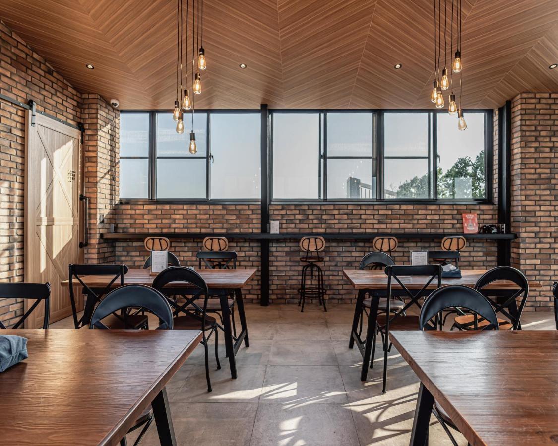 Hotel Leisure 台南行旅-巷弄潮旅 Bagian luar foto